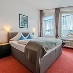Am Rathaus 上施陶芬